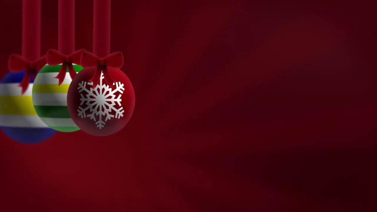 4K Baubles Red Loop