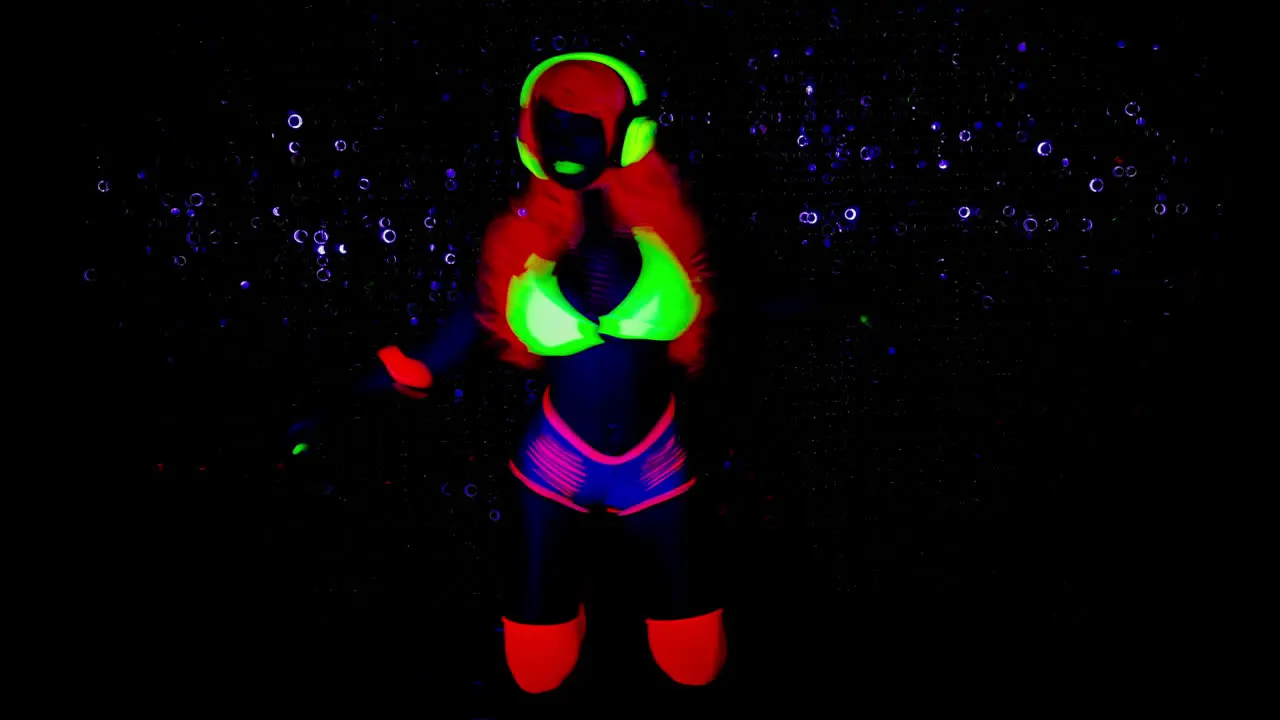 Glow Woman 66