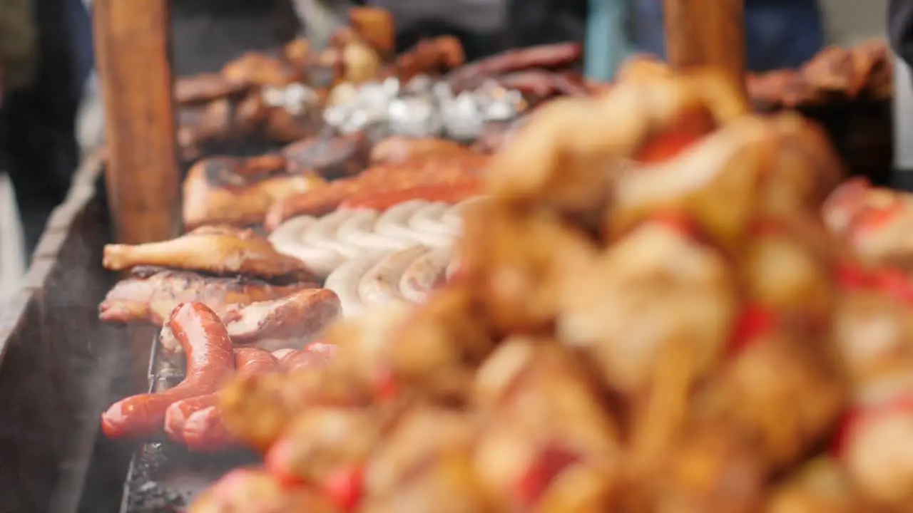 Pull Focus Meat on BBQ to Chicken Skewers