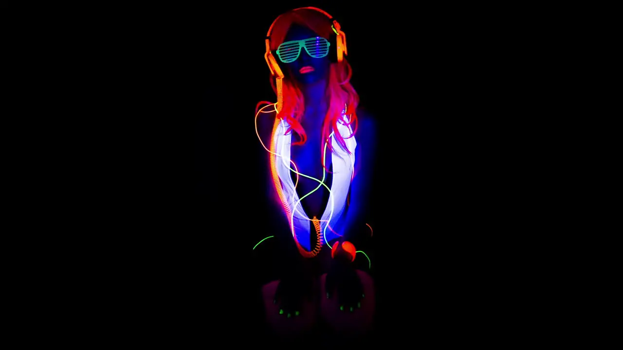 UV Glowing Woman 51