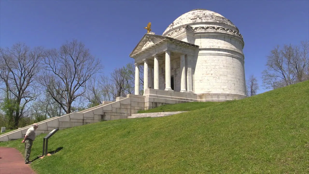 Mississippi Vicksburg Battlefield Monument With Tourist Reading Sign