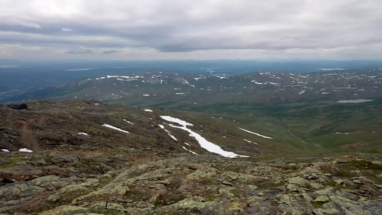 On the top of Åreskutan filmed with a drone in 4K