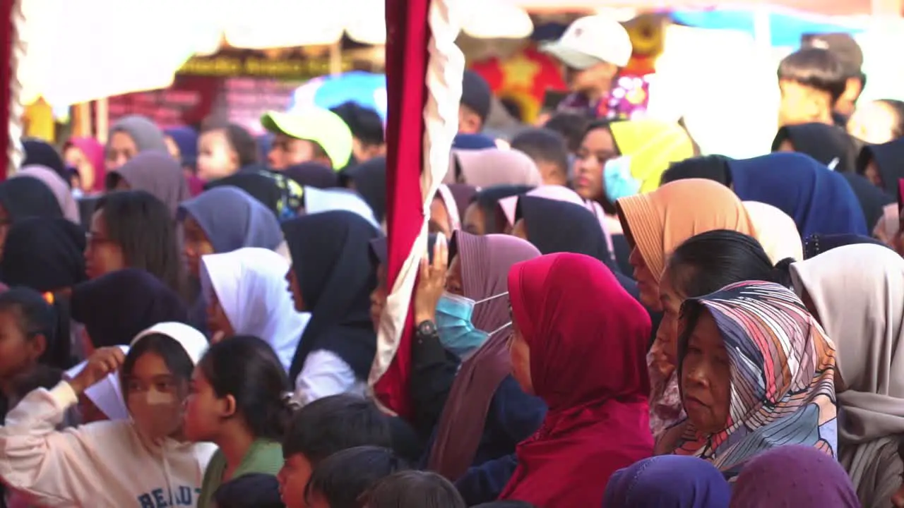 Many people were gathered to watch the show