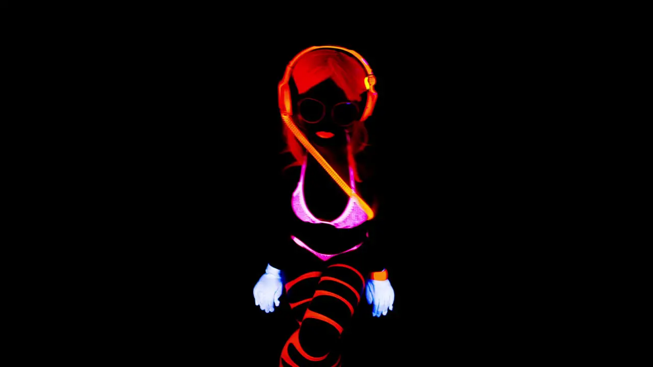 Glowing UV Woman 05