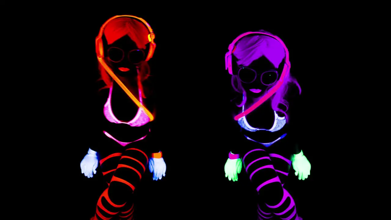 Glowing UV Woman 04