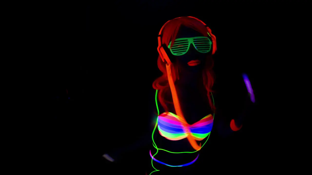 UV Glowing Woman 36