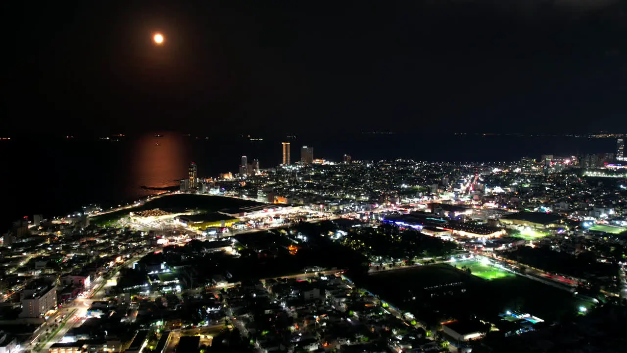 Hyperlapse of Veracruz city at night