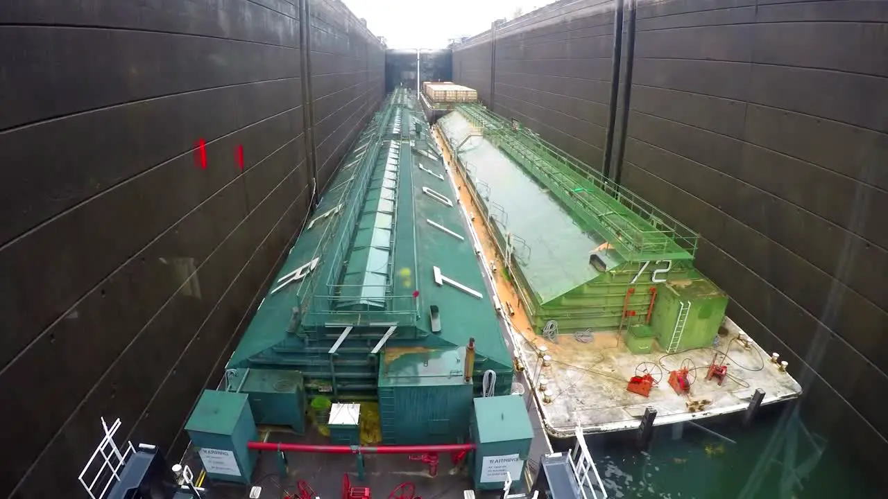 TUG BOAT TIME LAPSE INSIDE BONNIEVIEW DAM