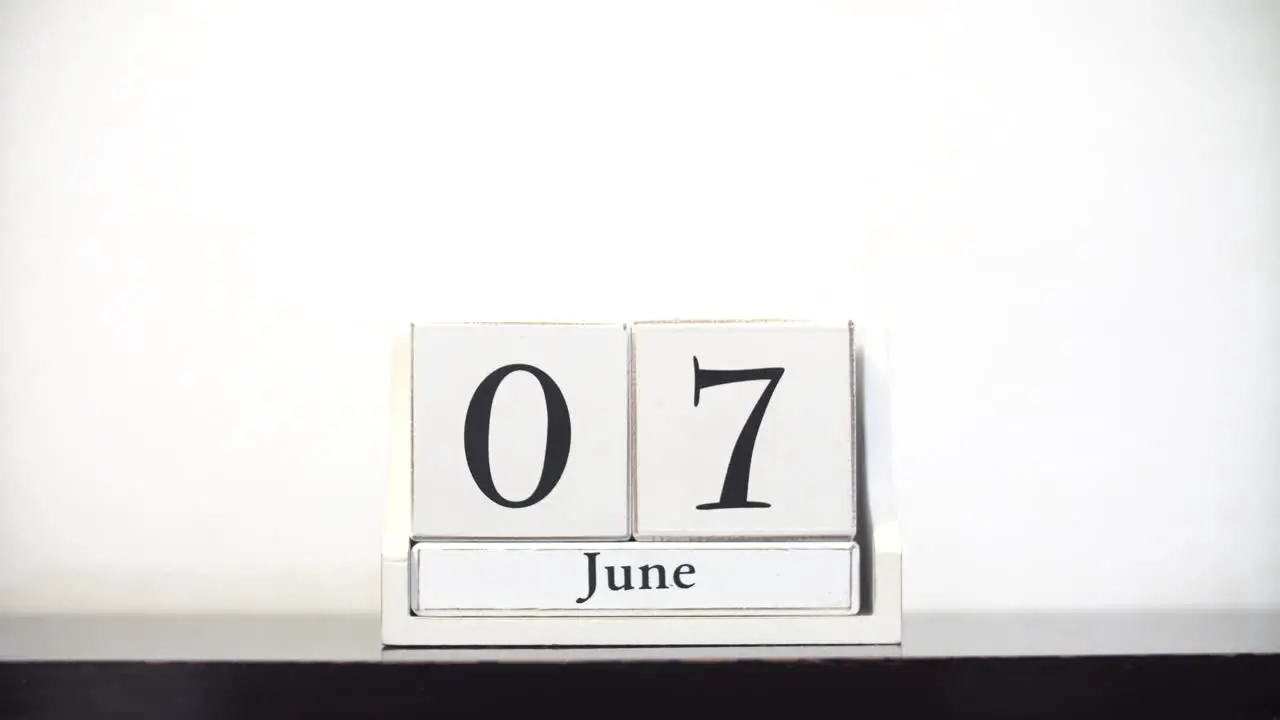 White Calendar Time Lapse June