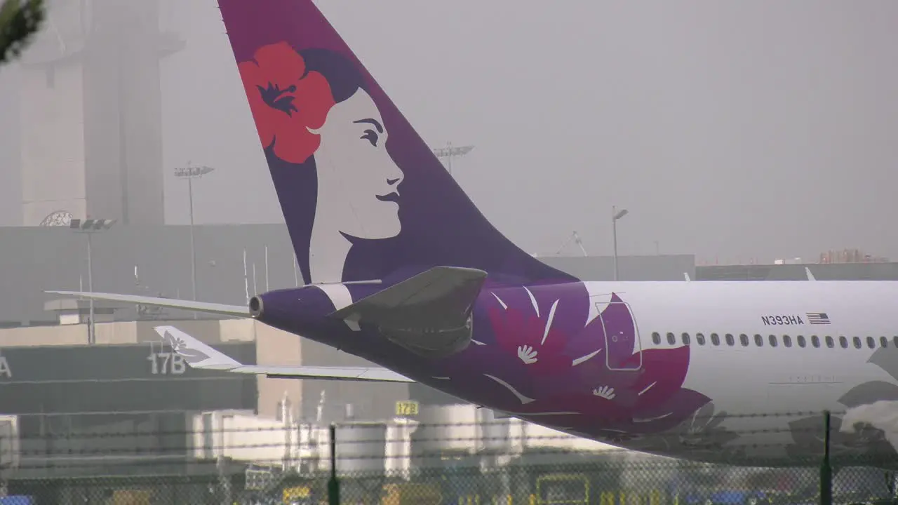 Hawaiian airlines plane prepares to lift off