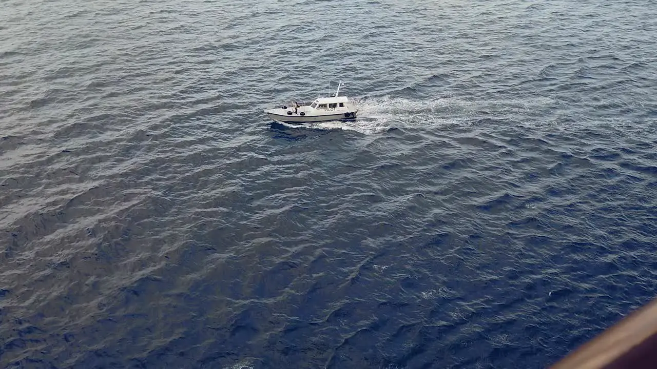 Pilot boat in Nassua from Ship