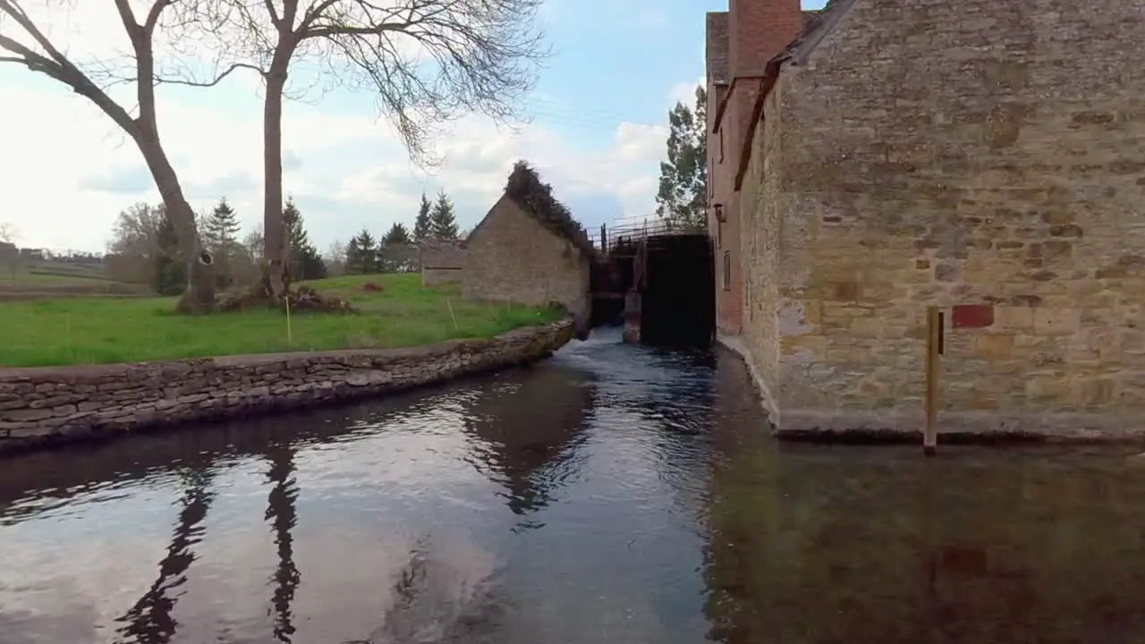 Water mill wheel working